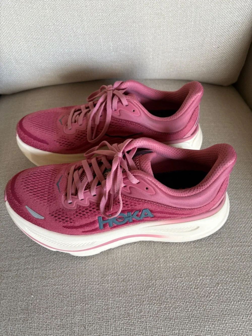 Hoka Bondi 9 Women's Rose Pink Athletic Running Shoes - Picture 2 of 5